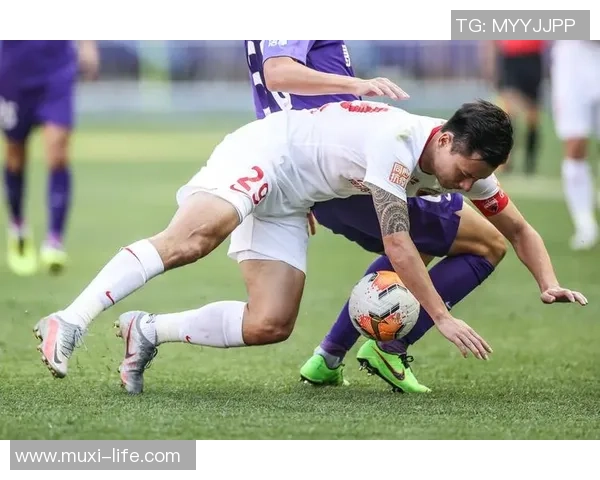 深圳队迎战泰达第二回合争夺激烈期待精彩表现与胜利的较量 深圳队迎战泰达第二回合争夺激烈期待精彩表现与胜利的较量