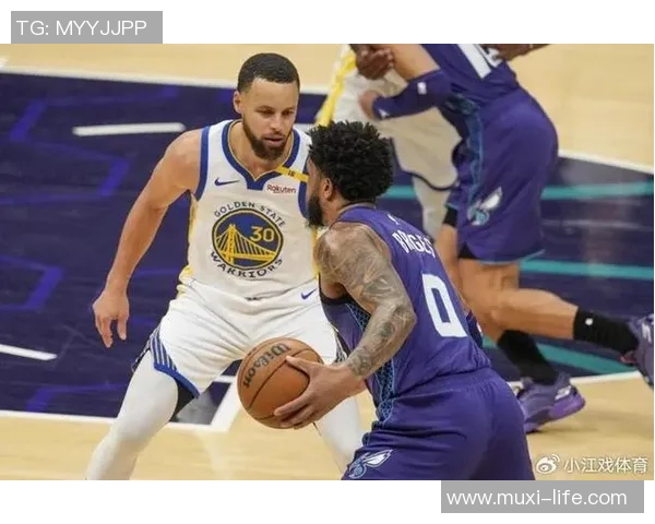 NBA常规赛：勇士大胜爵士完毕3连败 库里31分巴特勒18+6+7